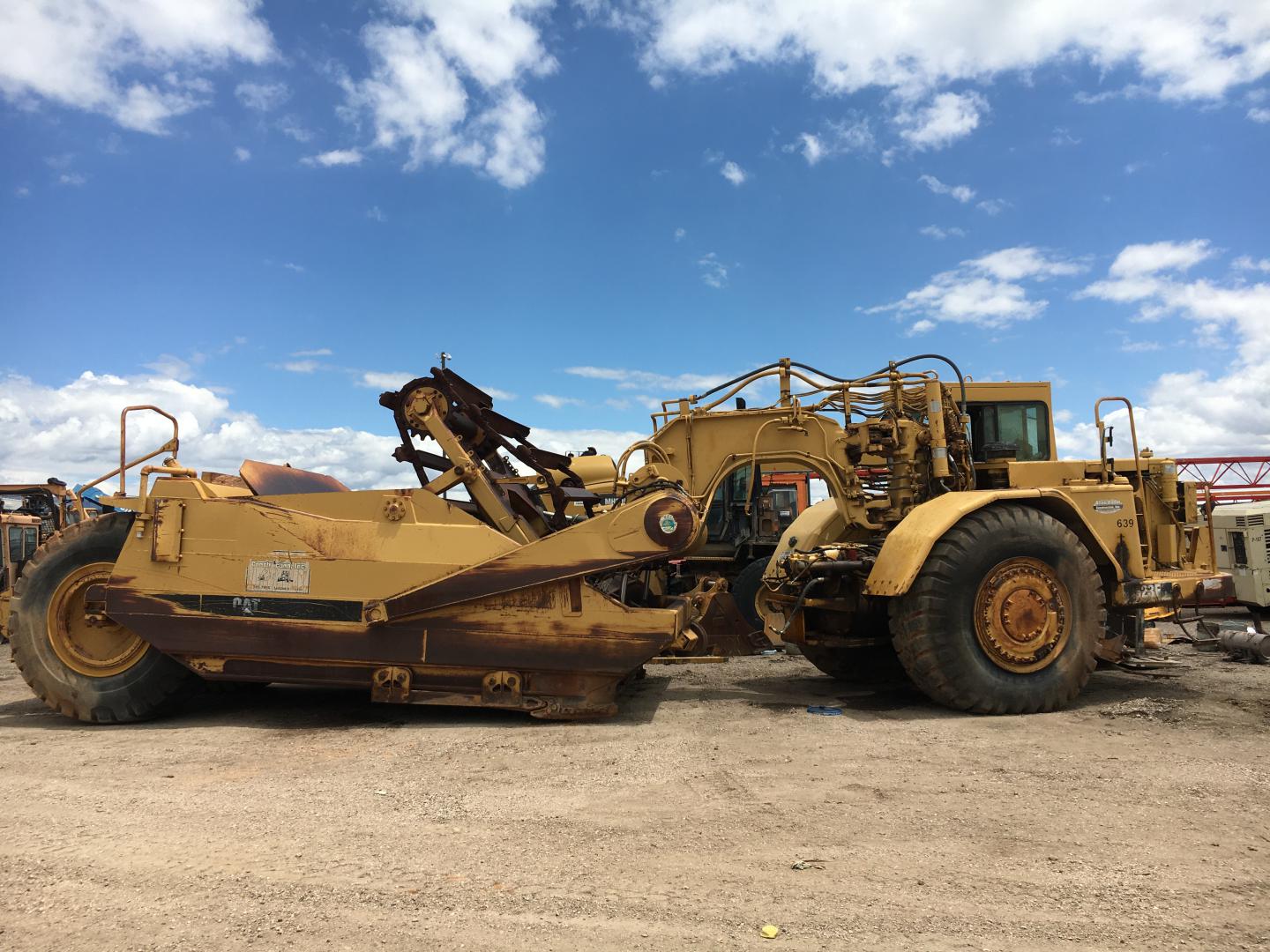 MOTOESCREPA CATERPILLAR 623F